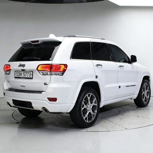 Jeep Cherokee modèle 2015, moteur diesel, transmission automatique, SUV robuste, capacité AWD, direction à gauche, caméra arrière - Product Image 1