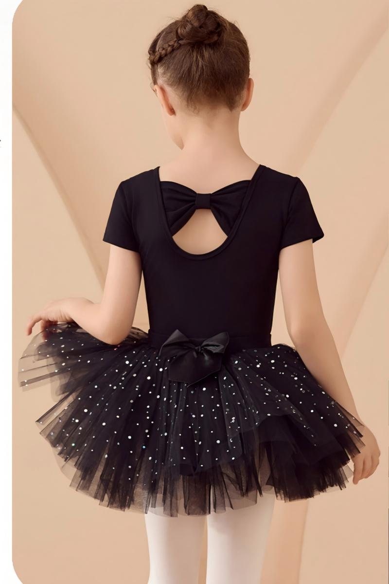 Black short sleeves with skirt suit
