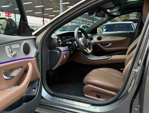 <span class=keywords><strong>Mercedes</strong></span>-Benz Classe <span class=keywords><strong>E</strong></span> 2019 (Importé<span class=keywords><strong>e</strong></span>) Berline de luxe d'occasion de taille moyenne <span class=keywords><strong>E</strong></span> 260 Sport RWD 9G-<span class=keywords><strong>TRONIC</strong></span> Style sportif Voiture importé<span class=keywords><strong>e</strong></span> haut de gamme - Product Image 5