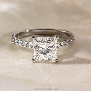 Anillo de Diamante Cultivado en Laboratorio de 2 Quilates, Corte Brillante Princesa, Oro Blanco Sólido de 18K, Diseño Clásico para Celebraciones de Aniversario - Product Image 1