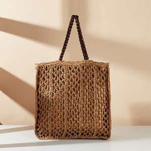 Nouveau style grand sac de shopping en paille tressé à la main, à deux fermetures éclair, avec poignée en perles de bois et motif floral ajouré, Printemps 2024 - Product Image 4