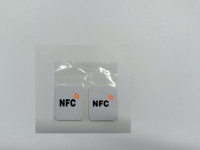 Tamaño personalizado 50*50MM imprimible NFC teléfono pegatina tarjeta duro PVC pegatina etiqueta para compartir en redes sociales