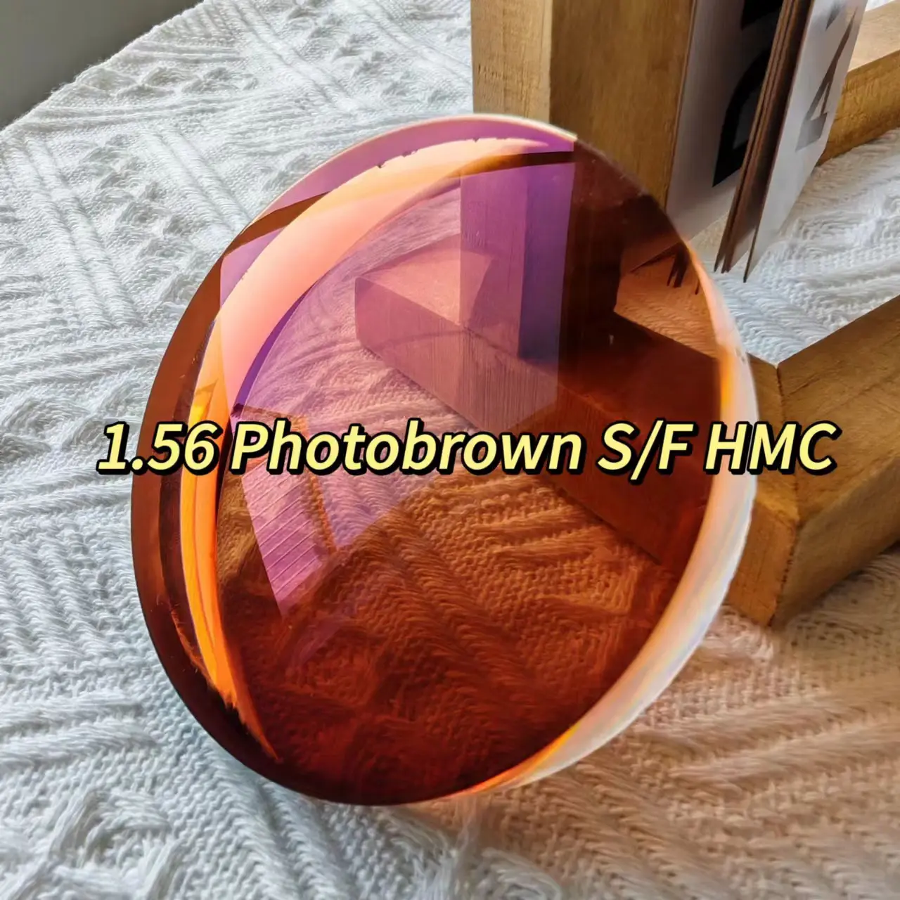 1.56 PhotoBrown S/F HMC โฟโตโครมิกสีน้ําตาลวิสัยทัศน์เดียวเลนส์แสงเคลือบสีเขียวกึ่งสําเร็จรูป