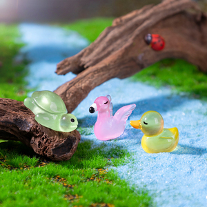 Großhandel Neue Leuchtende Niedliche Kleine Tierfiguren, Süße Schmuck-Accessoires, Mikro-Landschafts-Dekorationen - Product Image 3