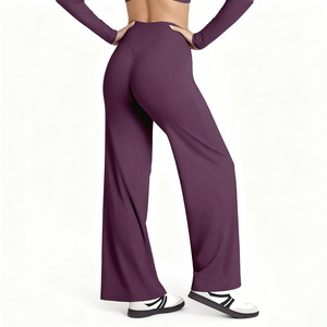 Pantalon de yoga évasé taille haute pour femme avec logo personnalisé, effet push-up, jambe large, pour la gym et le fitness - Product Image 3
