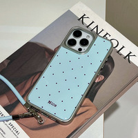 Coque antichoc en TPU premium vert menthe frais à pois avec lanière et bords argentés, compatible avec les modèles 17, 16 et 15