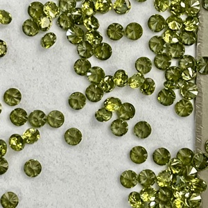 Piedras de Circonia Cúbica de Corte Redondo de 2 mm, Tamaño Pequeño, Color Peridoto - Product Image 2