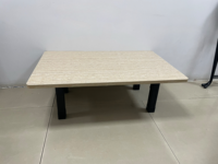 Table basse en bois massif de style moderne faite à la main avec base en métal pliable, table basse pour salon ou restaurant