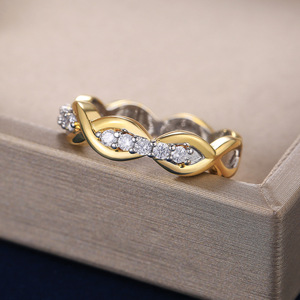 Anello a Forma di Infinito per Donne, Gioiello Minimalista Creativo Bicolore Aperto e Regolabile - Product Image 3