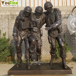Sculpture en bronze Statue commémorative de la Première Guerre mondiale, Trois soldats aidant un camarade blessé, pour extérieur, parc, jardin, patine, personnalisable - Product Image 2