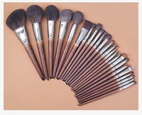 Ensemble de 24 pinceaux de maquillage professionnels en poils naturels de chèvre, de renard et de poney, pour le visage, avec logo personnalisé, étiquette privée, manche en bois