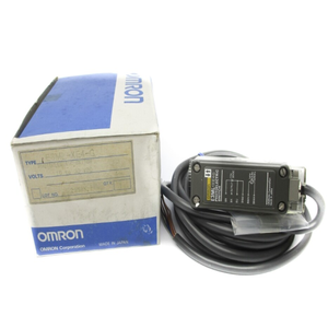 Controlador de Programação PLC Dedicado para Automação Industrial E3ml Xe4 Nsmp Novo Original em Estoque - Product Image 1