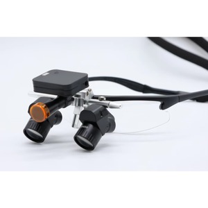 แว่นขยายสำหรับผ่าตัดทางทันตกรรม กำลังขยาย 5 เท่า พร้อมไฟ LED 5 วัตต์ - Product Image 4