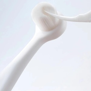 Brosse à dents d'apprentissage pour bébé, manche en silicone, brosse en PPSU, brosse à dents auto-nettoyante pour enfants, blanche, pour les soins bucco-dentaires quotidiens - Product Image 6