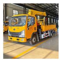 Prix usine 4 tonnes grue à flèche articulée camion HOWO avec grue télécommande grue de levage hydraulique pour bâtiment de ferme