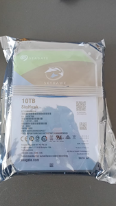 ฮาร์ดดิสก์ภายในขนาด 10TB รุ่น ST10000VX0004 SkyHawk ความเร็ว 7200RPM หน่วยความจำ 256MB ความเร็ว 6Gb/s ขนาด 3.5 นิ้ว ประเภทฮาร์ดดิสก์ภายใน รุ่น ST10000VX0004 สำหรับการเฝ้าระวัง - Product Image 2