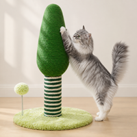 Griffoir pour chat en sisal en gros, en forme d'arbre vert, avec balle interactive et base stable pour chats d'intérieur
