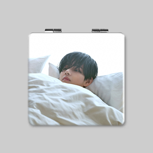 ขายส่งKPOP Idol Bangtan Boys V FRI(END)Sคิม<span class=keywords><strong>Taehyung</strong></span>สองด้านสแควร์พับได้กระจกแต่งหน้าแบบพกพา - Product Image 1