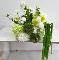 J-FB193 Großhandel Staubblau-Weiße Rosenblütenkugel Lilien-Rittersporn Seiden-Kunstblumenkugel Hochzeits-Tischdekoration
