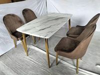 Meubles de maison modernes avec table à manger en marbre à pieds métalliques pivotants