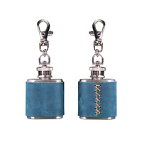Gourde à liqueur artisanale en cuir gravée, mini gourde à boisson de 1 oz, porte-clés, cadeau original pour les pêcheurs et les bateurs, cadeaux personnalisés
