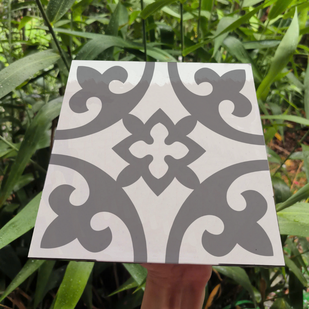 สีเทาอ่อน