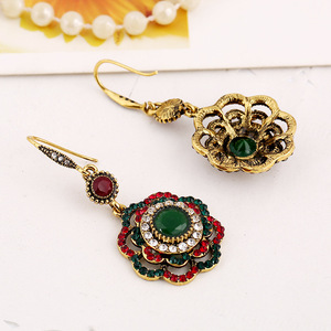 <span class=keywords><strong>Orecchini</strong></span> <span class=keywords><strong>pendenti</strong></span> a goccia lunga con fiore rotondo <span class=keywords><strong>rubino</strong></span> di nuovo moda <span class=keywords><strong>orecchini</strong></span> <span class=keywords><strong>rubino</strong></span> di girasole esagerati - Product Image 6