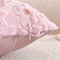 Housse de coussin en fausse fourrure de lapin brodée de fleurs, avec sequins et perles, en peluche, pour l'intérieur, rose beige, avec fermeture éclair