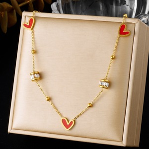Heart-Shaped Gold Plated Clavicle Chain With Black Pendant Diamond Beads Stainless Steel Necklace For Daily Wear Gift - Product Image 2