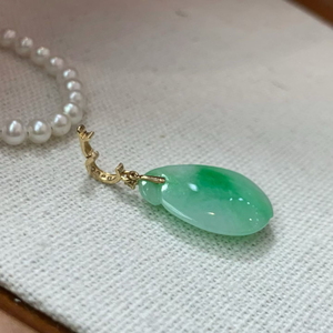 Pendentif Gourde de la Fortune en Jadeite du Myanmar de Grade A en Or 18 carats, Vert Émeraude, Bijou de Luxe en Jade Naturel pour Femme, Vente en Gros - Product Image 4