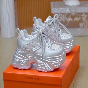 <span class=keywords><strong>Scarpe</strong></span> da <span class=keywords><strong>Donna</strong></span> Nere con Rialzo Interno e Suola Spessa, Stile Papà, Nuova Collezione Autunno Inverno 2025, in <span class=keywords><strong>Velluto</strong></span>, per Taglie Piccole - Product Image 6