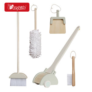 Ensemble d'outils <span class=keywords><strong>de</strong></span> nettoyage en bois pour enfants, jeu <span class=keywords><strong>de</strong></span> simulation <span class=keywords><strong>de</strong></span> <span class=keywords><strong>ménage</strong></span> avec balai et pelle à poussière W10L067 - Product Image 4