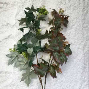 Foglie di uva artificiale del ramo della pianta decorativa all'ingrosso per la foresta stile paesaggistico decorazione della finestra del negozio di nozze
