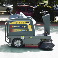 Balayeuse électrique 48V, machine de nettoyage de sols industrielle à conducteur assis, bac à déchets de 80L, brosse latérale de 500 mm, 8000 m² par heure
