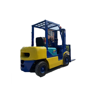 Minicarretilla elevadora de segunda mano Komatsu 25 30 DE 2,5 toneladas, carretilla elevadora diésel pequeña usada y original a la venta - Product Image 1