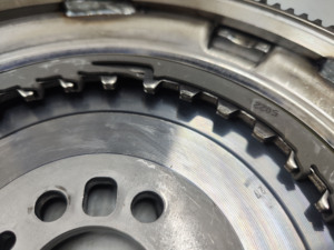 <span class=keywords><strong>Volant</strong></span> <span class=keywords><strong>moteur</strong></span> double qualité 0AM LUK 0AM198140A pour <span class=keywords><strong>Audi</strong></span> <span class=keywords><strong>A3</strong></span> Volkswagen Skoda DQ200 Transmission à embrayage sec 7 vitesses 129 dents 0AM198140B - Product Image 6