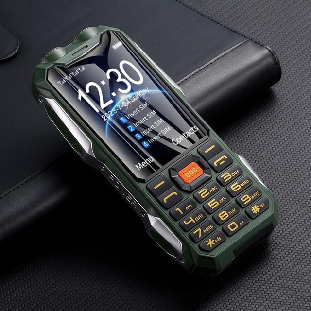 YEEMI Q9 2G GSM Rugged Mobile Phone 4 SIM Cards 3.5 Inch HD Display Big Battery Loud Speaker Long Standby Elderly Cellphone