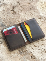 Portefeuille à cartes en cuir pleine fleur Crazy Horse fait main, fin et élégant, avec gravure personnalisée pour homme