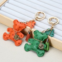 Porte-clés Mini Ours Mignon en Gros, en Cuir PU Coloré avec Pompon, Breloques pour Clés de Voiture, Sacs et Décoration, Cadeaux