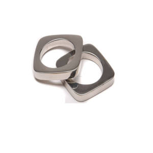 Rond de serviette en laiton pour usage de mariage Rond de serviette en métal de haute qualité Porte-anneau de serviette en laiton avec finition dorée - Product Image 3