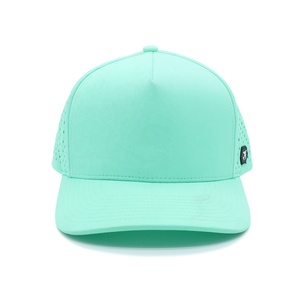 หมวกแก๊ปทรงโค้งสีน้ำเงินแบบ Trucker พร้อมโลโก้ยางแบบกำหนดเอง 5 ชิ้น ตัดด้วยเลเซอร์ กันน้ำ มีรูเจาะ - Product Image 2