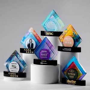 Trofeo de Cristal con Impresión a Todo Color y Decoración de Placa Dorada, Plateada y Negra MH-J604 - Product Image 2