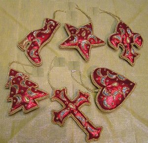 La plus belle broderie zari dorée faite à la main avec des perles sur la conception de la forme de la crème glacée Ornement de Noël décoratif suspendu - Product Image 2