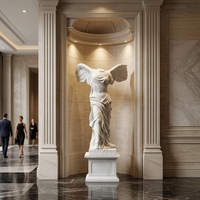 Statue de la déesse de la victoire de Samothrace en marbre blanc, taille réelle, sculptée à la main, sculpture classique en marbre avec ailes, pour exposition en place publique