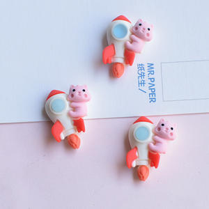 ต่างหูเรซินรูกการ์ตูนน่ารักดวงจันทร์นักบินอวกาศเครื่องรางทรงหลังเบี้ยทรงหลังแบนงานฝีมือสมุดติดรูปทำเครื่องประดับแบบทำมือ - Product Image 6