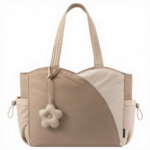 Bolsa de lona personalizada con costuras autoadhesivas, acabado en vieira y detalles en ric rac - Product Image 2
