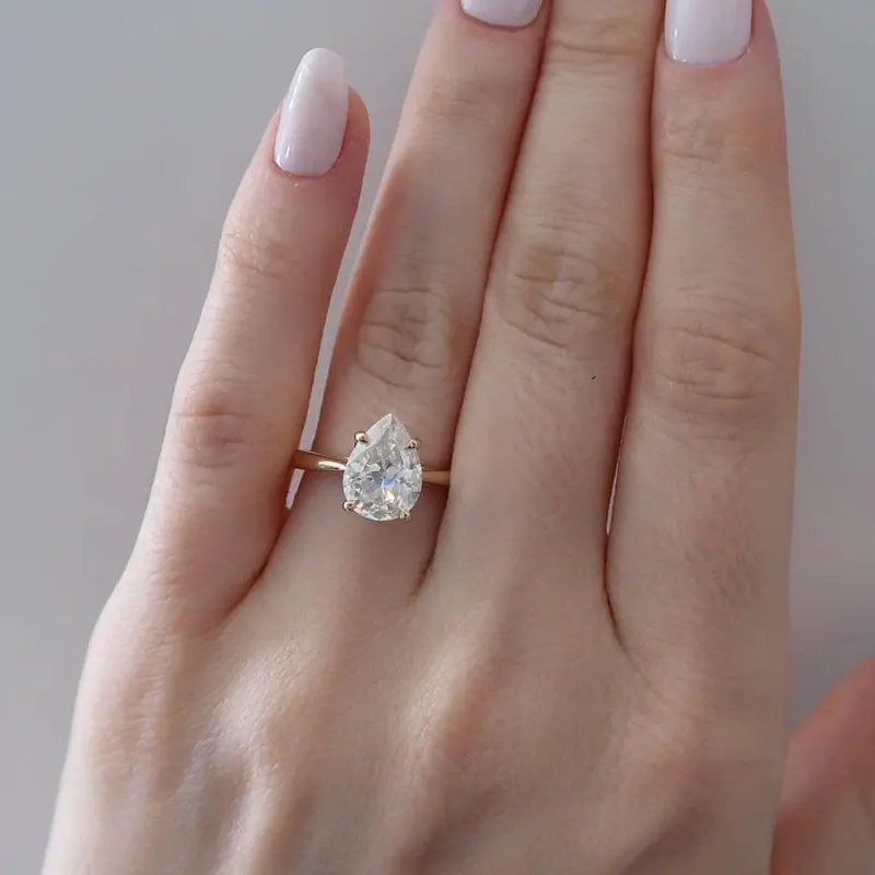女性のための925スターリングシルバーラボ成長梨カットモアッサナイトダイヤモンド婚約指輪
