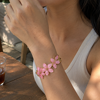 Gelang Manset Bunga Tetesan Minyak Terbuka Warna Pink Baja Tahan Karat Warna Emas Perhiasan Fashion Wanita Hadiah