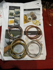 Brazalete <span class=keywords><strong>Budista</strong></span> Tejido de Silicona con Hoja de Oro Brazalete de Lámina de Oro y Hoja de Plata para Oración en el Templo Pulsera de Silicona con Purpurina - Product Image 3
