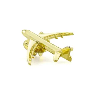 benutzerdefinierte geformte flugzeug geschenke revers pin aufnäher metall geprägt 3d gold mini airline airbus flugzeug aufnäher